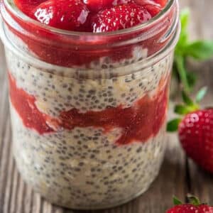 Breakfast/Dessert - Strawberries n cream overnight oats with chia
