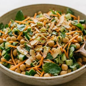Meals in Minutes - Chickpea lemongrass salad