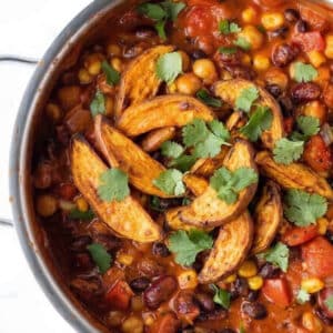 Option 2 - Chili w/sweet potato wedges